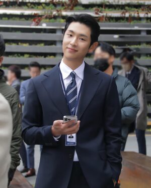 Lee Jung-jun Instagram - 비하인드컷🕺