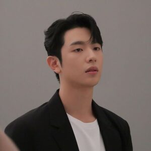 Lee Jung-jun Instagram - behind 2
.

.

.
#elpark #이엘파크