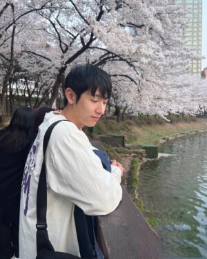 Lee Jung-jun Instagram - 🌸