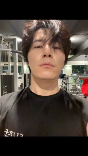 Lee Kyoo-hyung Instagram - #헤어 #인생최대길이 #오운완
