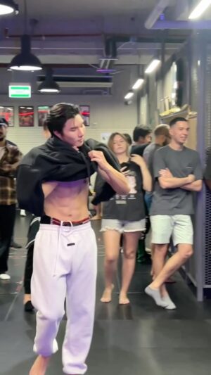Lee Long Shi Instagram - Weigh in  ผ่านฉลุย🥊💪🏻
พน. เดือดแน่นอน
 KING OF THE PRIDE 5