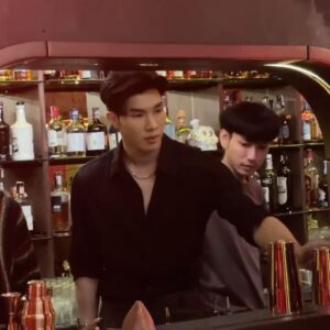 Lee Long Shi Instagram - เชิญบอกอารมณ์ของคุณได้เลยครับ🍷🥃

(OMG Vampire Ep.1 เปิดตัวแพททริคแล้วน้า ใครยังไม่ได้ดูดูย้อนหลังได้ที่ We TV นะคับ )
#omgvampire