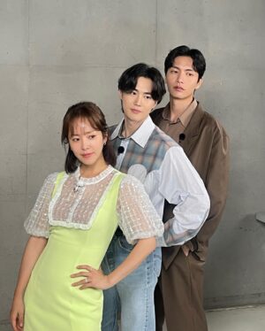 Lee Min-ki Instagram - .
🦊🐰👼🏻
#힙하게 #behindyourtouch #netflix