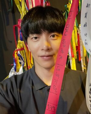 Lee Min-ki Instagram - .
재밌었다 😎

ㅡㅡㅡㅡㅡㅡㅡㅡㅡㅡㅡㅡㅡㅡ
HIP한
무진마을 투어
8월 8일(화) - 8월 15일(화)
11AM ~ 8PM
<메타그라운드 성수>
메가박스 성수점 4층