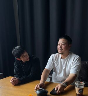 Lee Min-ki Instagram - .
너무 오랜만에 영준이형.
분명 반갑게 얘기중 이었는데 사진은 왜…;;;
