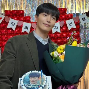 Lee Min-ki Instagram - .
고마워요 :)

크래시🙇🏻‍♂️CRASH