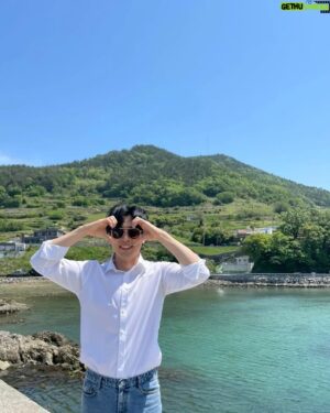 Lee Moo-saeng Instagram - ⠀
흰 셔츠 청바지 = 이무생 폼 美쳤다🫶
⠀
#배우 #이무생 #근황 #leemusaeng
@aliencompany_official