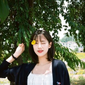 Lee Na-eun Instagram - 🌼
