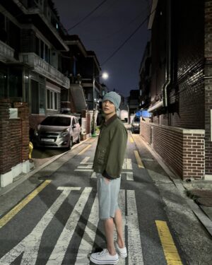 Lee Sae-on Instagram - 🚶🏻‍➡️👳🏻‍♀️🍺