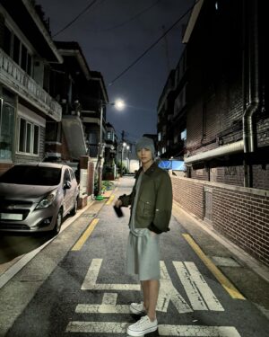 Lee Sae-on Instagram - 🚶🏻‍➡️👳🏻‍♀️🍺