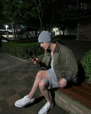 Lee Sae-on Instagram - 🚶🏻‍➡️👳🏻‍♀️🍺