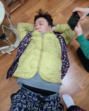 Lee Sang-jun Instagram - 저 잘게요… #제로투 추는 꿈꾸는중