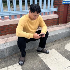Lee Sang-jun Instagram - 아무도 모르겠지만 양말에 포인트를 줘 봤다 #효소