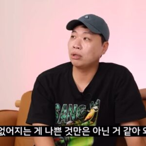 Lee Sang-jun Instagram - 코미디빅리그 생겼을때 절대 프로그램이 없어지지 않는 한 스스로 그만두지 않겠다라고 다짐하며 첫회 대본을 집에 가져왔었다. 내가 이겼다 뿌듯하다. 515회 올타임 뛰었다. 지는줄알았네..