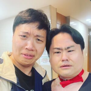 Lee Sang-jun Instagram - 아 실제로 보다니…
인스타에 있는 사람들은 실제로 존재할까라는 생각을 많이 했는데 신기하다 ㅋㅋㅋㅋ 인스타에 있는 사람들은 진짜 다 존재 한다. 아.. 근데 아 아 존재 안하는 사람도 많긴한데 아… 뭐라 표현을 못허겟네