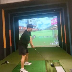 Lee Sang-jun Instagram - 올해 봄부터 골프라는걸 쳐봤다 이걸 계속 해야하나.. 예상 댓글 형 여자친구 없자나요