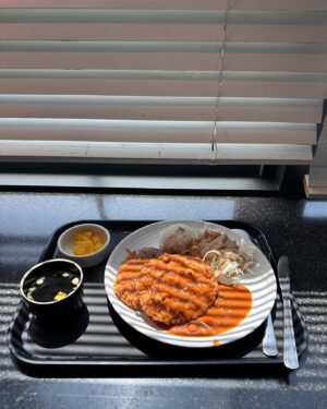 Lee Sang-soon Instagram - 작년에 이어 오늘도 배철수형님의 빈자리를 채우러 갑니다. 오늘과 일요일 MBC FM4U 라디오에서 오후 6시부터 8시까지 제가 선곡한 음악들로 채워집니다. 많은 관심 부탁드립니다. 

곧 만나요