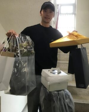 Lee Sang-woo Instagram - 생일축하 감사합니다~~❤🎁🎂🍷☕🍡⛳💌
선물들도 감사합니다^^