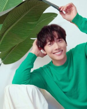 Lee Sang-woo Instagram - 싱글즈화보 B컷

Hair  @rivertaehoon 
Makeup  @jihye.kg 
Stylist  @cjwoni