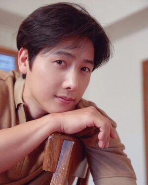 Lee Sang-woo Instagram - 싱글즈화보 B컷

Hair  @rivertaehoon 
Makeup  @jihye.kg 
Stylist  @cjwoni