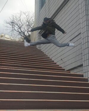 Lee Sang-woo Instagram - 뛰어보자~ 엉클 화이팅~~