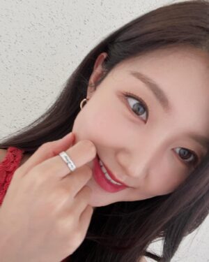 Lee Seo-An Instagram - @ppottu_ppttu 💍👑
판매금액의 10%로 #한나네보호소 에
#후원 하신다고 하네요 
우리 다같이 동물사랑 커플템해요💍
#강제구매 시키고 싶네요^^
제발 .. 버려지고 아픈 동물들이 없기를....🙏🏻😔
#뽀뚜빠뚜#바로구매#기부천사#동물사랑
#유기견#유기동물후원#후원반지
#많이관심가져주세요 ❤️