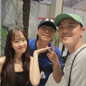Lee Si-eon Instagram - 콘크리트 유토피아!오늘개봉입니다!
너무멋진 보영이와 병헌선배님!
천만가즈아!!!
#콘크리트유토피아
#천만관객