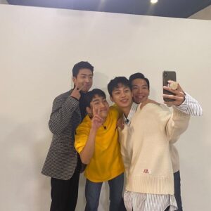Lee Sin-young Instagram - 😊