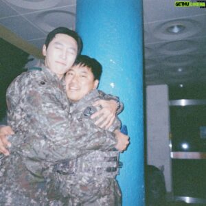 Lee Soon-won Instagram - #방과후전쟁활동#추억#친절한현수씨
#티빙#스튜디오드래곤#김원빈#많이#봐주세요#3-2반#친구들#고마워