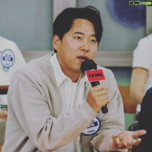 Lee Soon-won Instagram - 2023년3월31일4시 티빙 방과후전쟁활동

1년 가까이 함께 했던 작품..
추억도 많고 좋은 사람들도 만나게해준 고마운 작품..
현수야..우리 웃으면서 통화할수있겠지?ㅋ
고생하신 감독님이랑 술먹게 해주세요!

#티빙#방과후전쟁활동#드디어#오픈