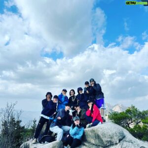 Lee Soon-won Instagram - #방과후전쟁활동#dutyafterschool
#방과후등산활동#진관사#향로봉
#등하산보다 어려운 방과후등산활동가입
(김수겸...생각보다 까다로움..언젠가 복수할거임)