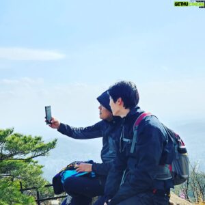 Lee Soon-won Instagram - #방과후전쟁활동#dutyafterschool
#방과후등산활동#진관사#향로봉
#등하산보다 어려운 방과후등산활동가입
(김수겸...생각보다 까다로움..언젠가 복수할거임)