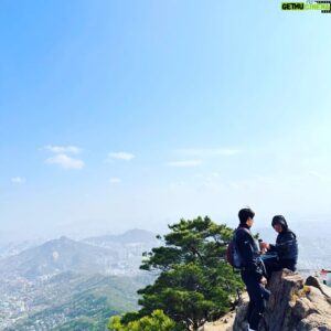 Lee Soon-won Instagram - #방과후전쟁활동#dutyafterschool
#방과후등산활동#진관사#향로봉
#등하산보다 어려운 방과후등산활동가입
(김수겸...생각보다 까다로움..언젠가 복수할거임)
