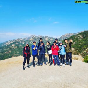 Lee Soon-won Instagram - #방과후전쟁활동#dutyafterschool
#방과후등산활동#진관사#향로봉
#등하산보다 어려운 방과후등산활동가입
(김수겸...생각보다 까다로움..언젠가 복수할거임)
