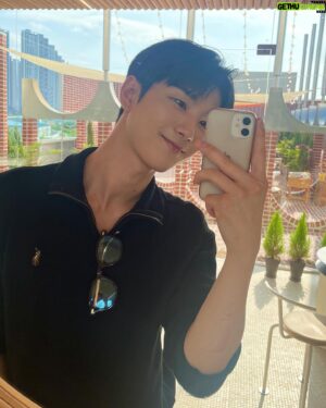 Lee Su-chan Instagram - 빼꼼