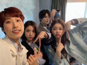 Lee Sung-jong Instagram - 블랙펑크 하우스로 놀러와❤️‍🔥 #블랙펑크 #성종 #재재 #은비 #츠키 #블펑하우스 #문명특급 #문특 #숙소생활 https://youtu.be/9dB9zw60Z2w