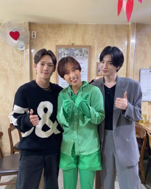 Lee Sung-jong Instagram - 문명특급 재재 첸이랑🔥👍🏻 오늘 05:00📺