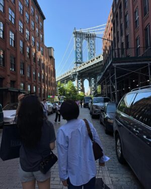 Lee Sung-mi Instagram - NY 에와서 그저 아이들을 쫄레쫄레 따라다니며 구경하고 맛난거 먹고 보고 또 아이들 추천메뉴 또먹고(다 맛났다는!!) 걷고 ㅋㅋ평생 걸을거 다 걸은거같다 ㅋㅋ미국에서 느낀 많은것들을 마음에 담아본다!!🇰🇷🇺🇸🇨🇦 딸들과 잊을수없은 여행 그냥 감사하고감사하다 이시간은 정말 번개처럼 지나간다!!아쉬움!!남은여행도 알차게...👍🏻👍🏻