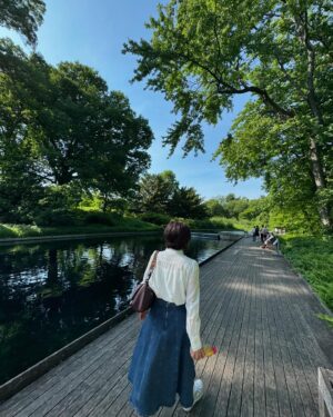 Lee Sung-mi Instagram - NY 에와서 아이들이 구경시켜준 뉴욕 보태니컬 가든에 와서 아름다운 자연을보며!!자연이주는 편함을 감사함을 !! 이자연을 지키고싶다앙🩷🩷🩷