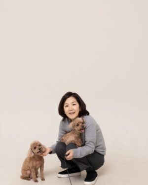 Lee Sung-mi Instagram - 강쥐들델꼬 사진찍으러 딸이랑 갔지요 참!!이젠 우리강쥐들 나이가10살이넘어서...맘이...사랑하는 우리강쥐들!!!💜💜💜💜