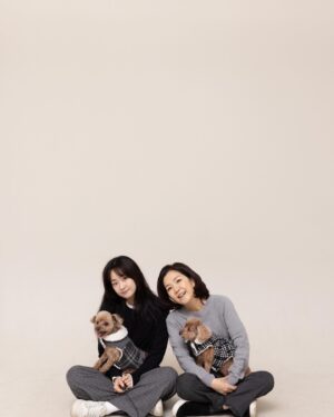 Lee Sung-mi Instagram - 강쥐들델꼬 사진찍으러 딸이랑 갔지요 참!!이젠 우리강쥐들 나이가10살이넘어서...맘이...사랑하는 우리강쥐들!!!💜💜💜💜
