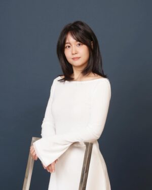 Lee Sung-mi Instagram - 자랑질좀 할라구여 42살에 늦둥이를 낳고 이제 그아이가 대학을 졸업합니다!!세월이 참빠릅니다 시간이 번개처럼 지나고 훌쩍커버린 딸을보니 내나이가 느껴집니다 고맙고 사랑스런 우리아이들!!그저 그저 감사감사💜💜💜