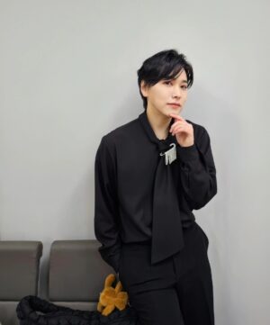Lee Sung-min Instagram - 😎🖤