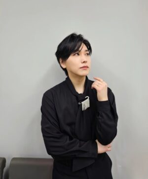 Lee Sung-min Instagram - 😎🖤