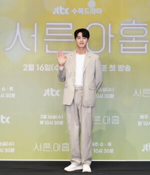 Lee Tae-hwan Instagram - 오늘 밤 10시30분 jtbc에서 만나요☺️
#서른아홉