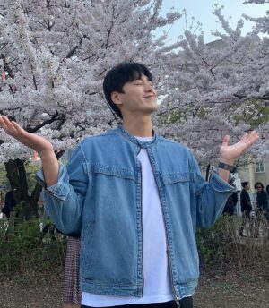 Lee Tae-hwan Instagram - 첫 벚꽃 축제🌸