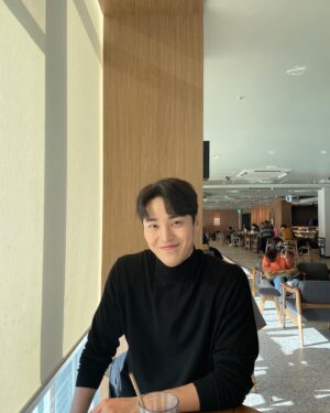 Lee Tae-hwan Instagram - 얼죽아☕️