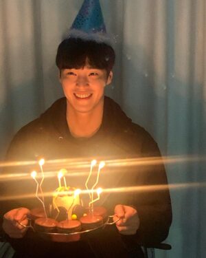 Lee Tae-hwan Instagram - 오늘 행복한 하루였습니다.
축하해 주신 모든 분들께 감사드립니다☺️