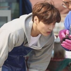 Lee Tae-hwan Instagram - 오늘 저녁 8시 30분 #mbcevery1 #주문바다요 본방사수!!
#조재윤 #주상욱 #양경원 #유수빈 형님들과 함께!