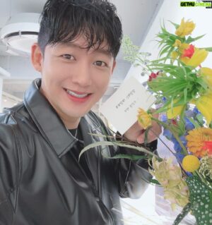 Lee Tae-sung Instagram - 세번째 개인전 “inner monologue”
오늘 한달여의 전시를 마무리했습니다. 
소중한 시간을 내어 응원와주셨던 
모든 분들께 감사의 인사를 올립니다. 
행복한 4월이였어요~^^ 
감사합니다. 🙏